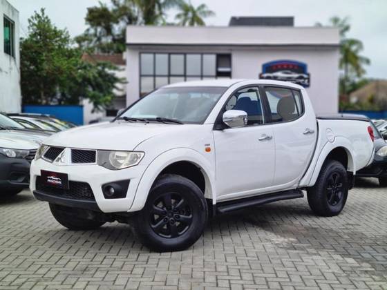 MITSUBISHI L200 TRITON 3.5 HPE 4X4 CD V6 24V FLEX 4P AUTOMÁTICO